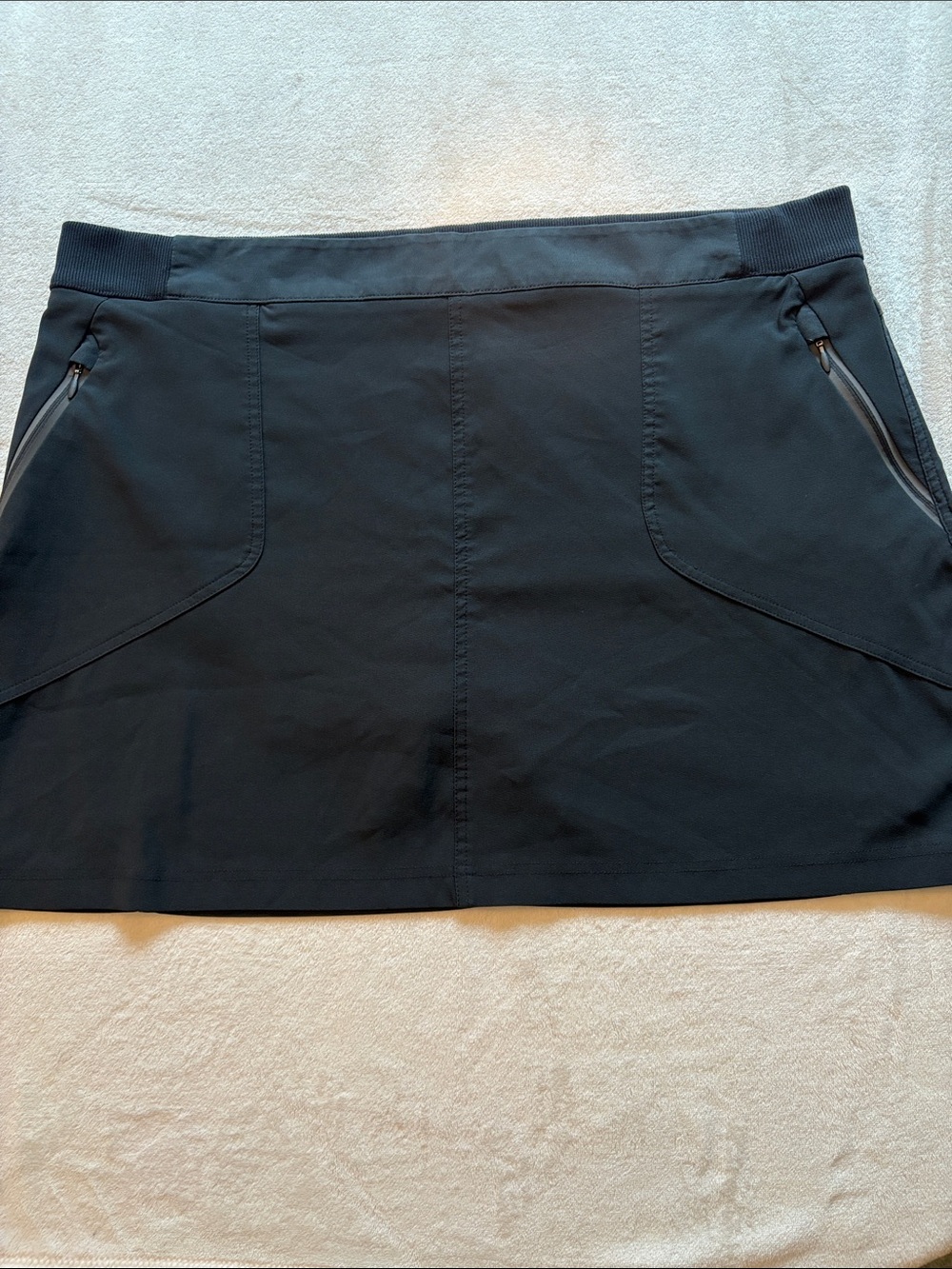 COLUMBIA BLACK OMNISHEILD SKIRT WITH BUILT IN SHORTS